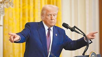 川普自己挖的坑越來越深