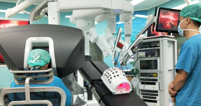 达文西机械手臂能更精准处理伤口、出血量小，成为目前医界倚重的手术选择。（图／报系资料照）
