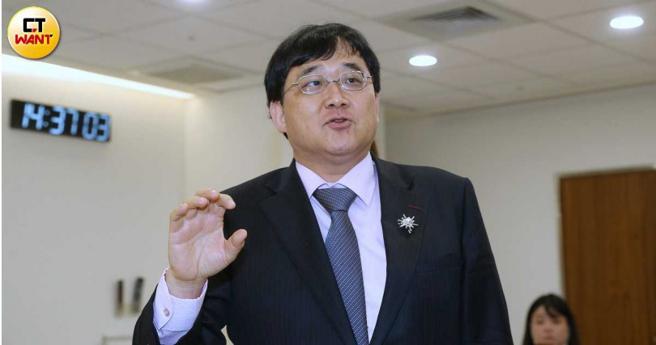 台湾医务管理学会理事长、新光医院副院长洪子仁表示，今年健保总额预算增加，可望稍微改善诸多医疗困境。（图／黄鹏杰摄）