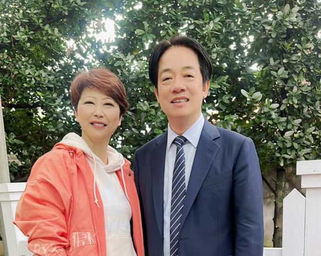 民进党立委陈亭妃与总统赖清德合照。（图取自陈亭妃脸书）
