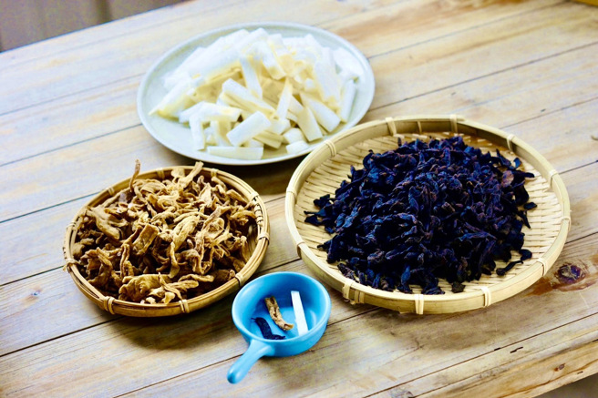 菜脯愈放愈值钱，尤其是放到「黑金」超过10年的菜脯，价值愈高。（图／翻摄自Q嘉义脸书粉专）