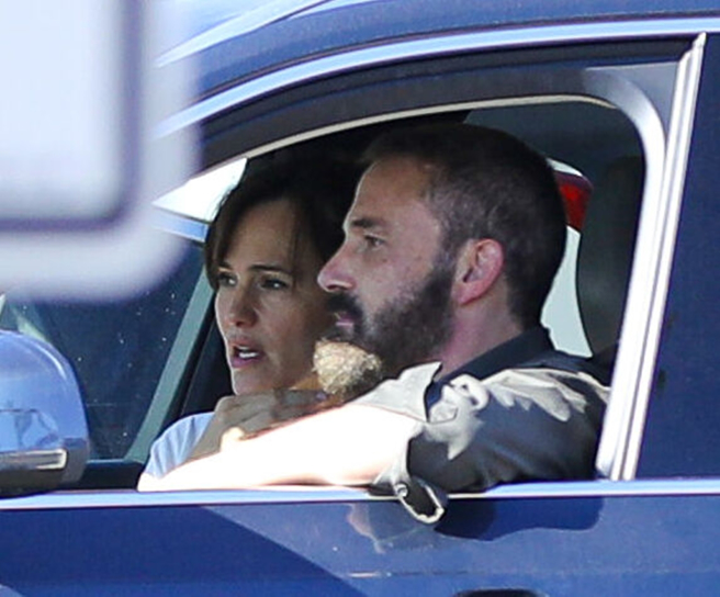 班艾佛列克近來常去前妻珍妮佛嘉納（Jennifer Garner）家取暖。（圖／達志影像）