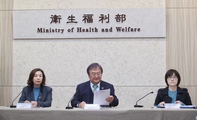 卫福部今日（24）上午三度召开会议讨论，下午紧急开记者会说明，将透过3大短期强化策略，以及中长程2大改革方向。（记者王英豪／摄影）