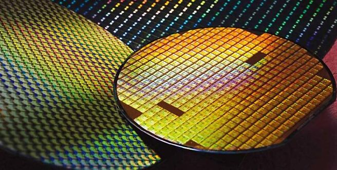 意法半导体为协助超大规模运算业者突破这些限制，将导入硅光子与次世代BiCMOS技术。半导体示意图。图／本报资料照片