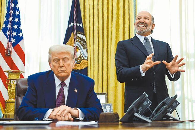 美国商务部长卢特尼克（右）要求墨西哥对大陆进口商品徵收关税。（路透）