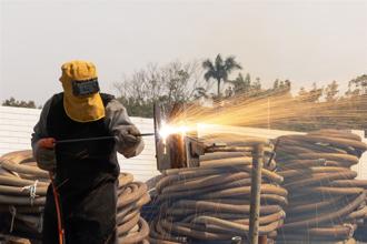 水作大隊水下電銲班陸上實作 強化作業技巧