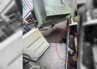 土城堆高機卸貨大型機具 意外壓到貨車司機！頭部重創送醫亡