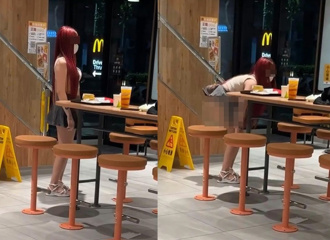 疑成人平台女模麥當勞內脫褲裸拍 網友震驚怒批：低俗