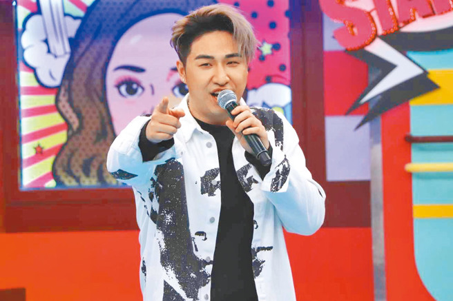 鹿希派之前仅靠上节目赚通告费，还曾分享求学时跟傅娟借钱救急。（中天综合台提供）