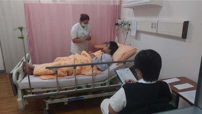 慈济科技大学去年8月与慈济大学合併后，仍维持五专学制招生，其中招生至今近30年的5年制护理科原住民公费专班，114学年度预计招收75人，24日至3月10日开放报名。（慈济大学提供／罗亦晽花莲传真）