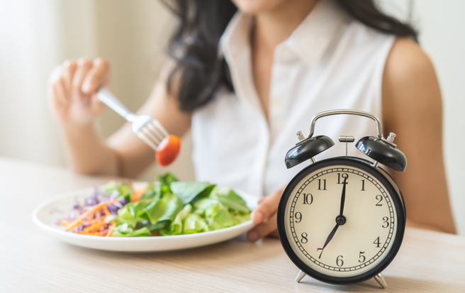 医师指出，减重期间若不饿的时间变多了，代表身体更适应以燃烧脂肪作为主要能量来源。（示意图，Shutterstock／达志）