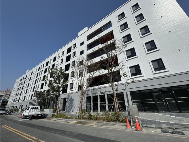 台南社宅3月17日开办受理申请。图为永康区宜居成功社宅。（曹婷婷摄）