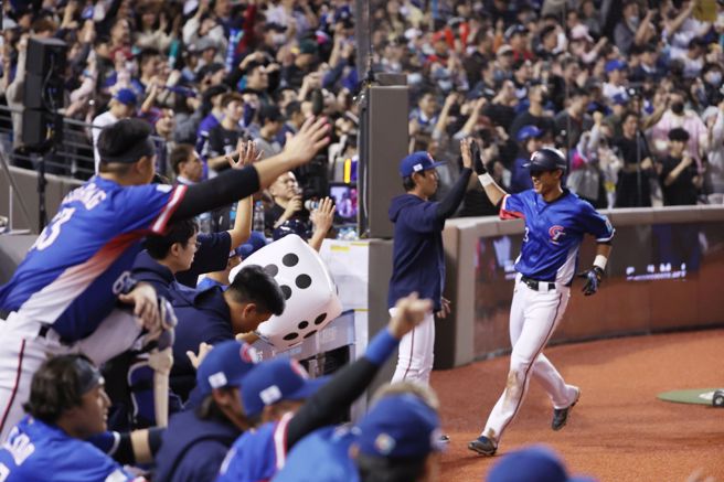 林子偉全壘打因界外被沒收。（杜宜諳攝）