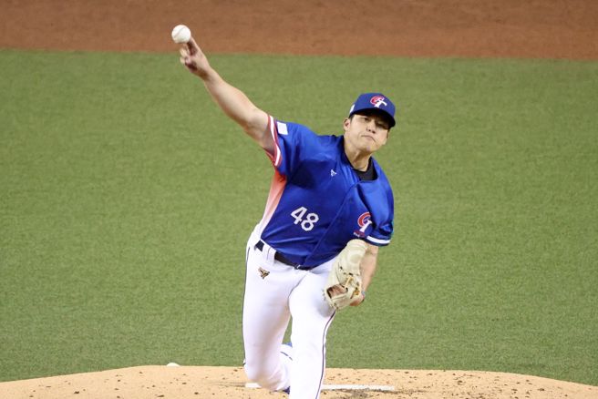 先發投手莊陳仲敖。（杜宜諳攝）