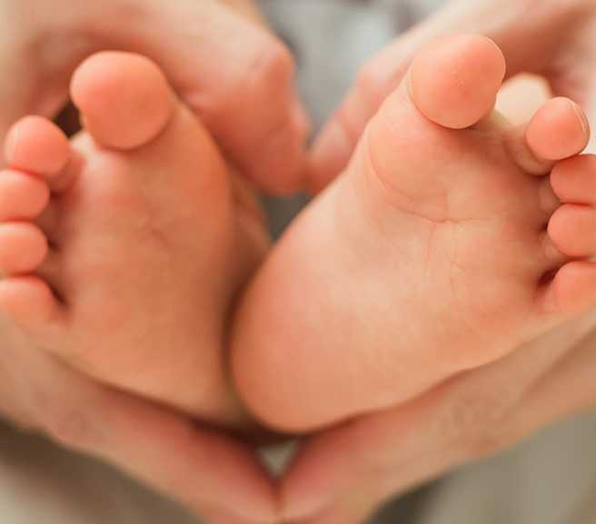 18岁的美国女学生在法国饭店房间内生下婴儿后，竟将新生儿从窗户抛下，导致婴儿当场重伤不治。（示意图：shutterstock／达志）