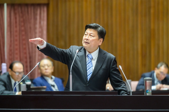 傅昆萁讥政府是诈骗国家队。(戴志扬翻摄)