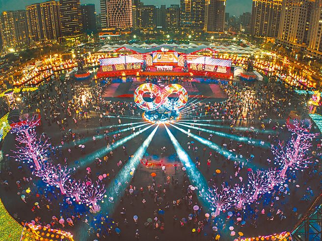 2025年台灣燈會A18、A19兩大展區，17天展期累計高達1,500萬以上的參觀人次。圖／桃園市政府提供
