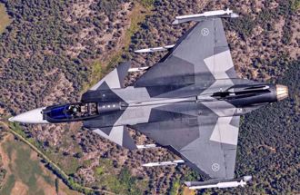 不讓「獅鷲」戰機賣後院國 美使出殺手鐧