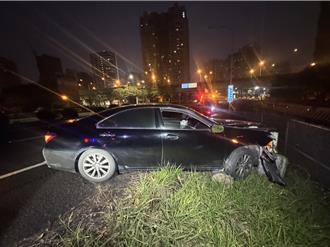 國1台中段離奇車禍 疑自撞車頭全毀 駕駛逃逸無蹤
