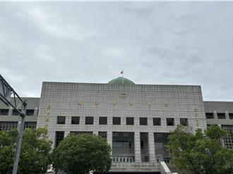 收錢捏造總統大選假民調 記者、退休教授二審改判有罪