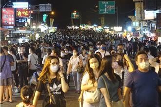 攤販亂象30年終結？墾丁大街推自治條例 攤商經營有新規