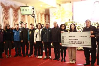 金樹營造捐高頂救護車  延續亡妻遺願 通霄急救升級