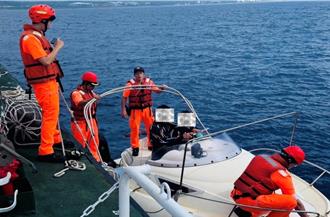 市价6.5亿！开游艇出海取389公斤大麻花加工     海巡逮5毒枭