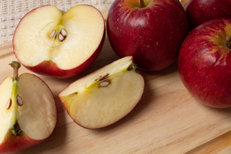 1天1苹果防8种癌 专家：果皮比果肉更强