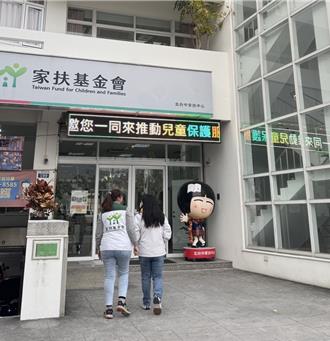 70岁母载身障儿捐数万！家扶中心感动：生活不易仍送暖