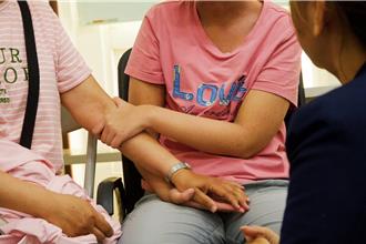 內衣品牌推「好姐妹計畫」 暖心小語傳愛 鼓勵女性重視乳房健康