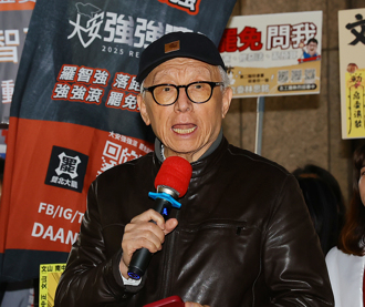 翁曉玲緊咬1500萬未捐清大  曹興誠開嗆：蒐證完提告