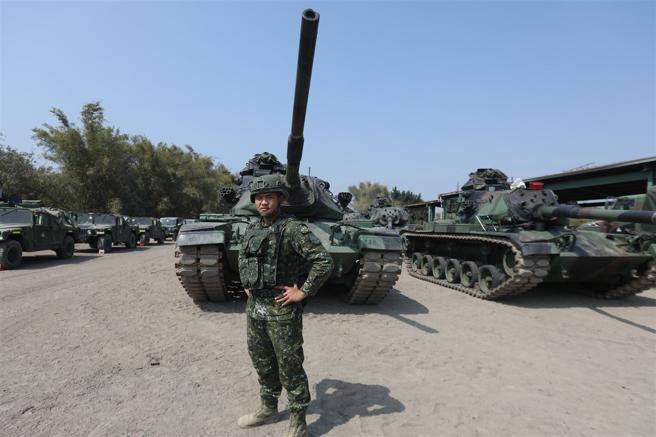 586旅联兵2营战2连战车装填兵洪浚瑞二兵。（记者林睿奕摄）