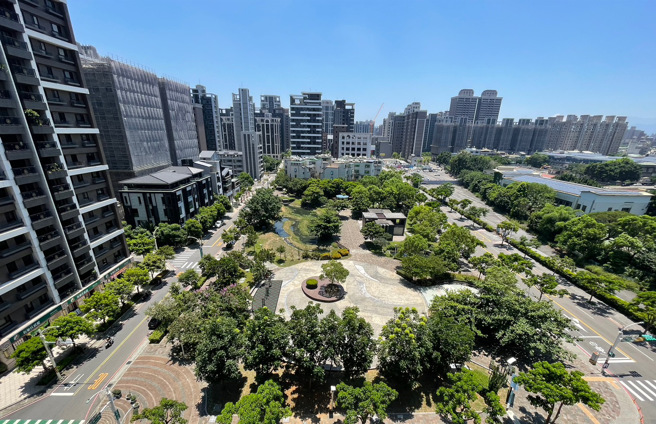 中路重划区绿地覆盖率高、屋龄较新，获得购屋族青睐。(图/信义房屋 提供)