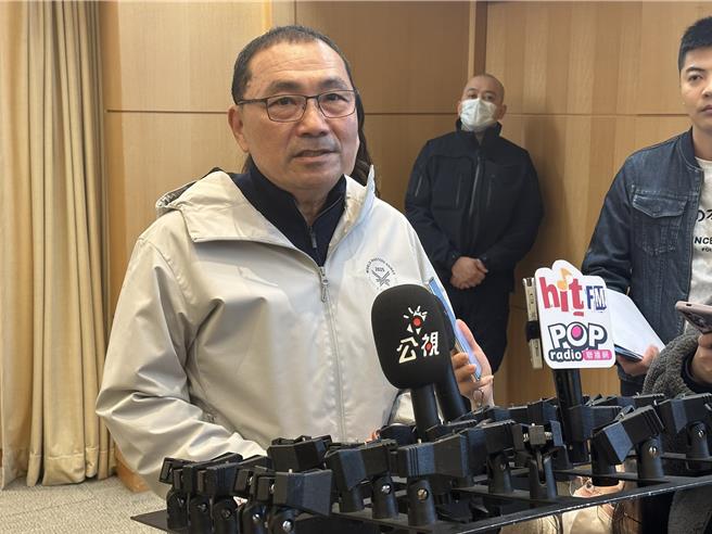 關於全民普發現金1萬元，新北市長侯友宜26日受訪說，創造人民有感的福利政策，都會樂觀其成。（高鈞麟攝）