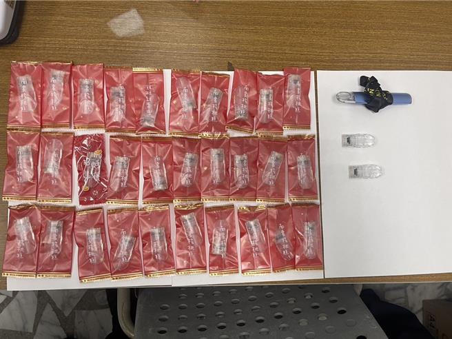 警方查扣丧尸烟弹及安非他命。（警方提供）