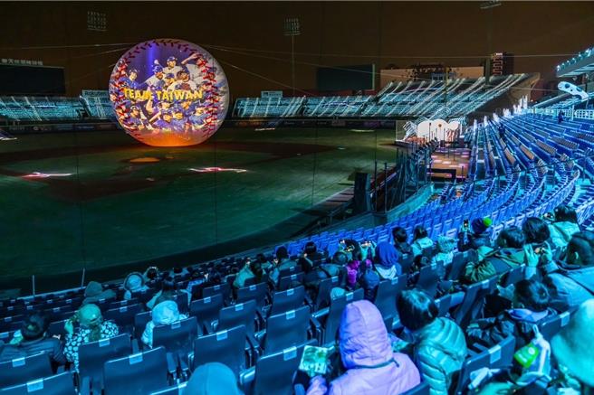 台湾灯会在桃园吸引超过2030万人次到访、创造270亿产值、灯会官网超过1500万人浏览，台湾灯会史上与最多IP结合的亲子盛会。(观旅局提供／蔡依珍桃园传真)