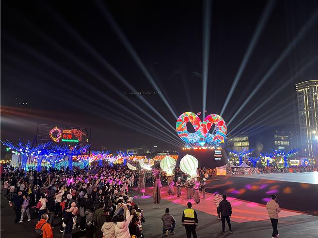 台湾灯会在桃园吸引超过2030万人次到访、创造270亿产值、灯会官网超过1500万人浏览，台湾灯会史上与最多IP结合的亲子盛会。(观旅局提供／蔡依珍桃园传真)