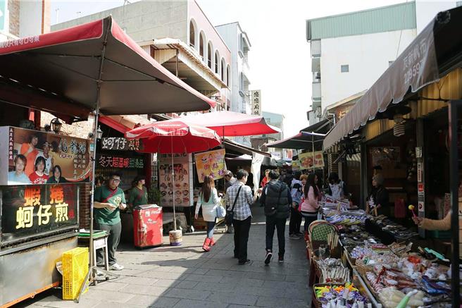 台南市政府今年推出「台南地方产业原乡永续小旅行振兴计画」、「台南市民旅游补助计画」及「台南市吸引国际观光客旅行业奖励计画」等3大旅游奖励方案，欢迎全台旅行业者揽客到台南走走逛逛。（观旅局提供／洪荣志台南传真）