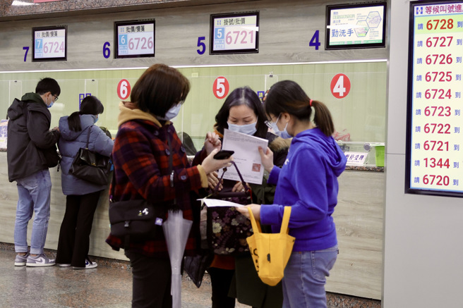 医师感嘆台湾分级医疗推行十年来成效不彰，无法降低民眾医疗需求，让医院承担超额成本。（示意图／邓博仁摄）