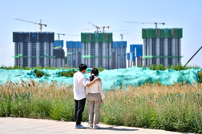 研究表明影响生育决策的关键因素是「租金压力」。图／中新社