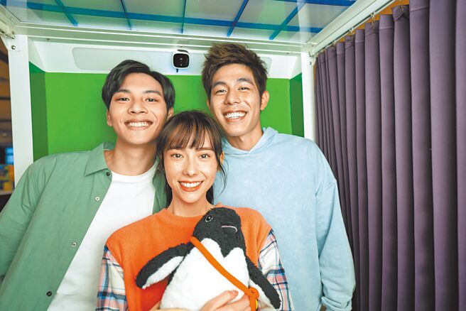 劉韋辰（左起）、林奕嵐以及詹懷雲合作《命中註定那頭鵝》，戲裡2位男生是情敵。（双喜提供）