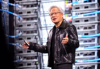 辉达财报后开金口！黄仁勋预言下一代AI产业 曝2大核心