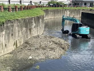 高雄嚴防淹水 汛期前清疏150公里排水渠道