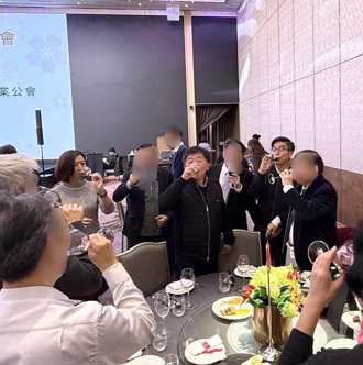 爆林静仪、陈时中「春酒畅饮」照！凌涛呛：喝醉就听不到？