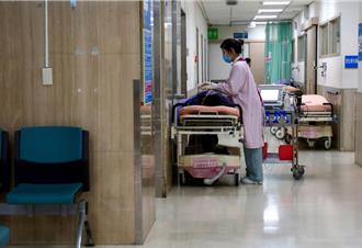 護理人力荒釀急診壅塞 公會盼比照兒科醫「每月1萬元津貼」留人