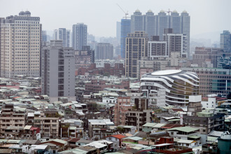 手握6间房却变租屋族 他悲喊「没钱再买了」 问题出在这