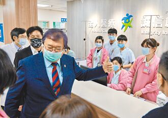 突襲視察5醫院 衛長：候床數正常