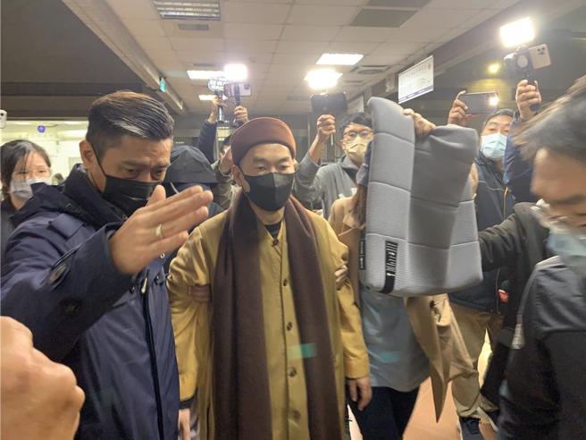 通法寺疑涉政治献金二度遭搜索 ，住持释煌智凌晨遭声请羁押。(中时资料库)
