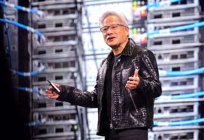 辉达盘后公布财报，黄仁勋对未来AI产业发表看法。（图／路透社）