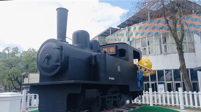 宜兰县承载着许多人儿时回忆的绿地三星公园，摇身一变林铁风华再现，27日呈现全新復刻版五分火车模型亮点。（吴佩蓉摄）